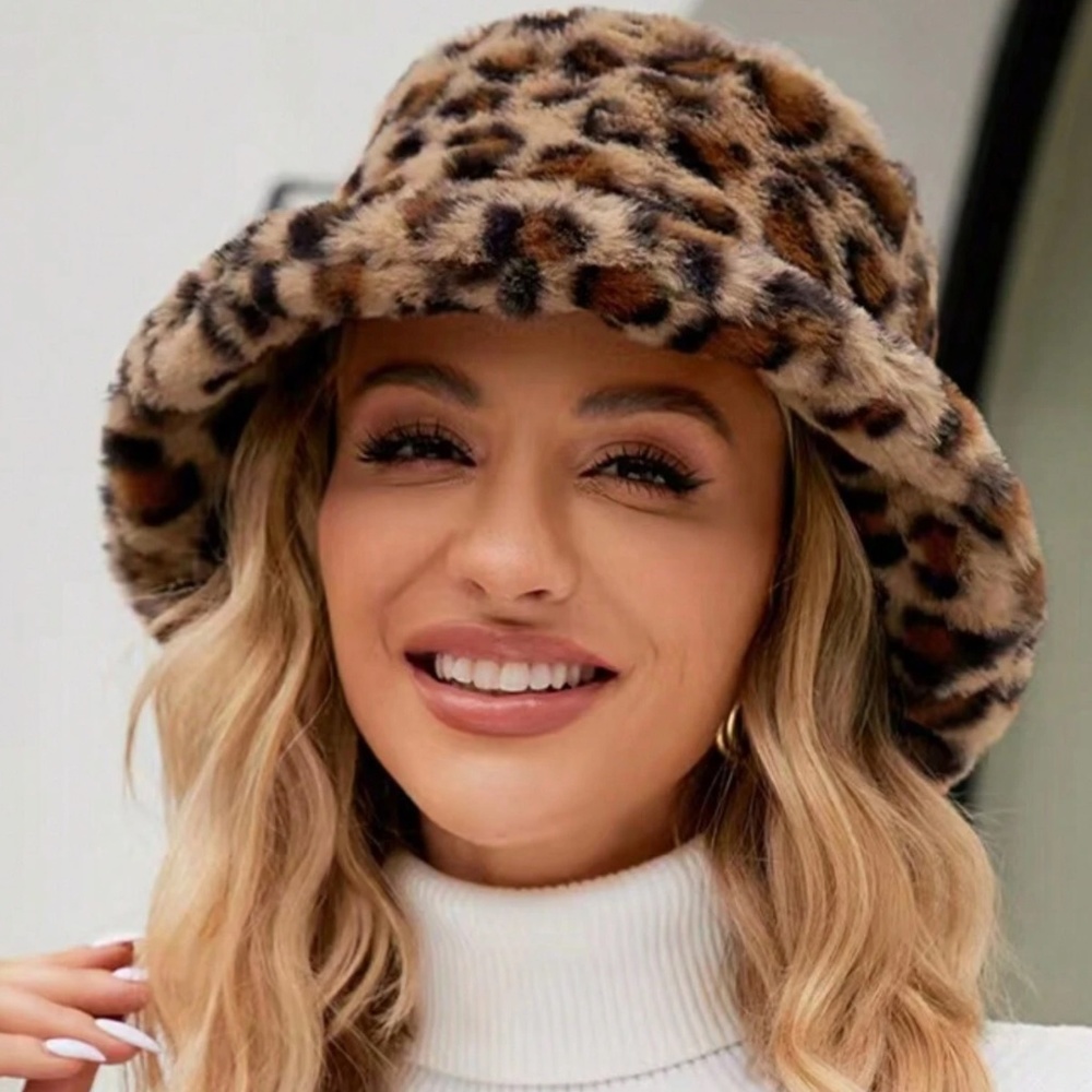 Luxe Leopard print Faux Fur Bucket Hat - Picture 2 of 6